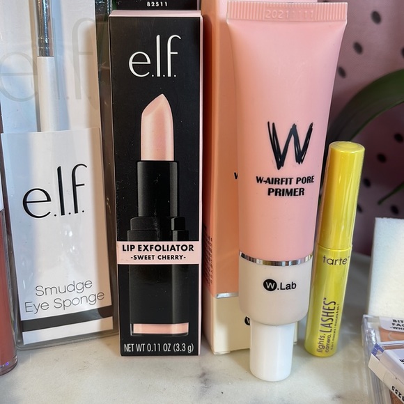 LARGE BUNDLE OF BEAUTY PRODUCTS & JEWELRY W/Lg. Cosmetic Bag - Picture 6 of 17